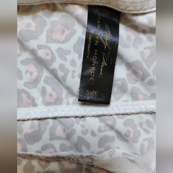 Marilyn Monroe Intimates Animal Print Chemise - Picture 4 of 8